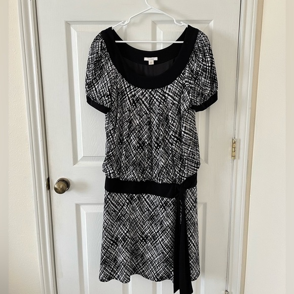 dressbarn Dresses & Skirts - dressbarn Black and White Patterned Dress